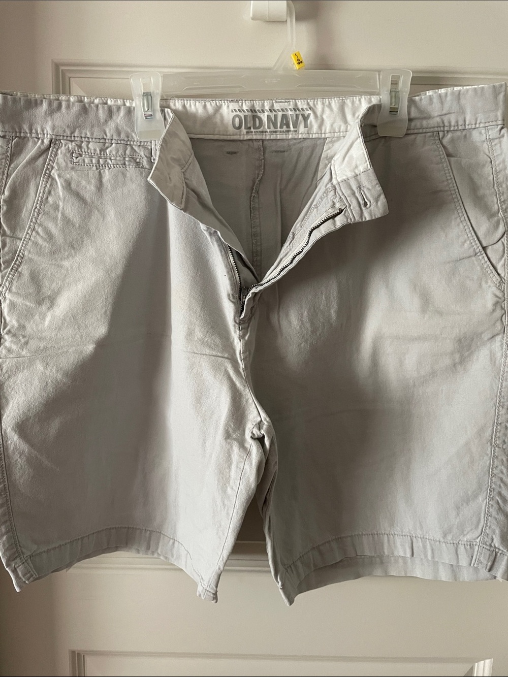 Old Navy Men's Light Gray Flat Front linen Shorts